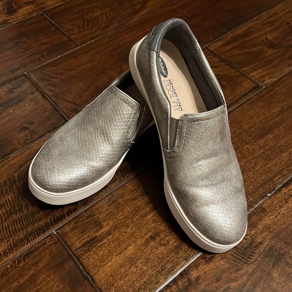 Dr. Scholl’s memory foam slip on